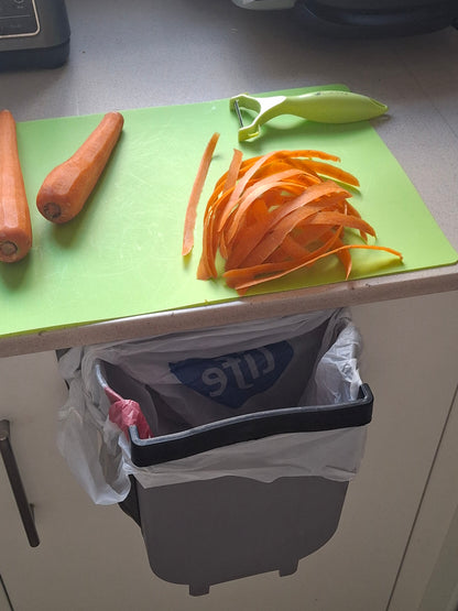 פח אשפה מתקפל למגירה או לשיש – פתרון חכם לפסולת במטבח