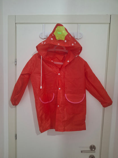מעיל גשם לילדים – עמיד, צבעוני וקל לנשיאה